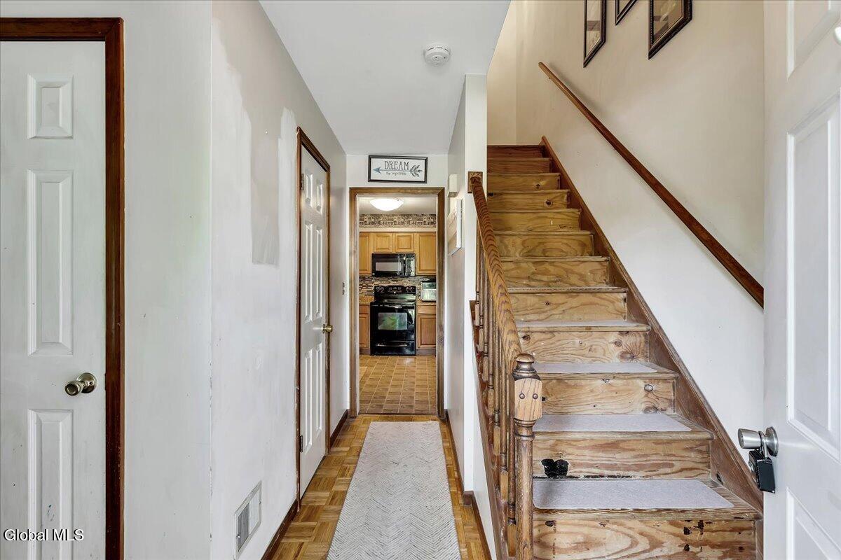 1180 Laural Lane Malta NY 12020