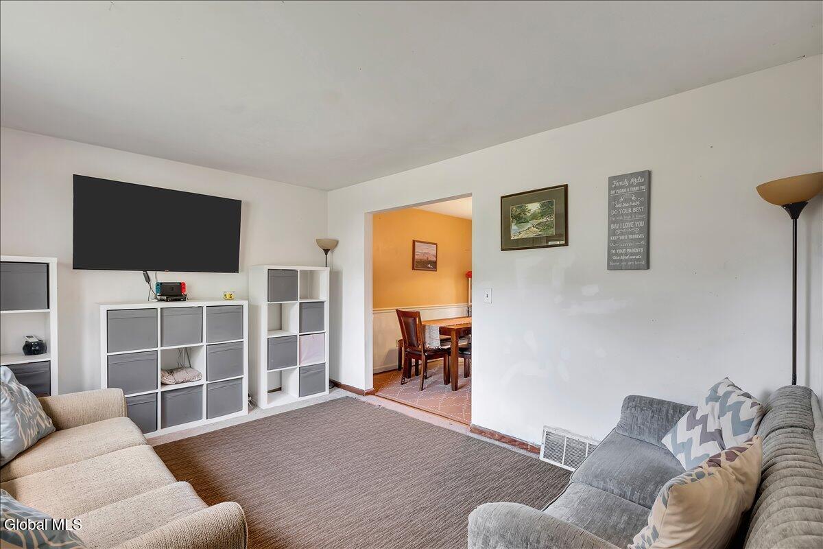 1180 Laural Lane Malta NY 12020