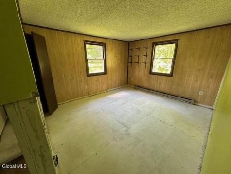 34 N Village Lane Ticonderoga NY 12883