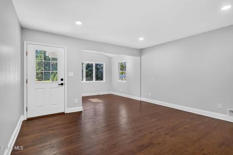 31 Frantone Lane Loudonville NY 12211