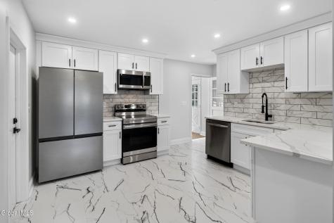 31 Frantone Lane Loudonville NY 12211