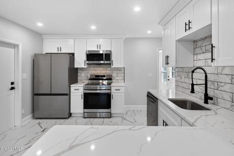 31 Frantone Lane Loudonville NY 12211