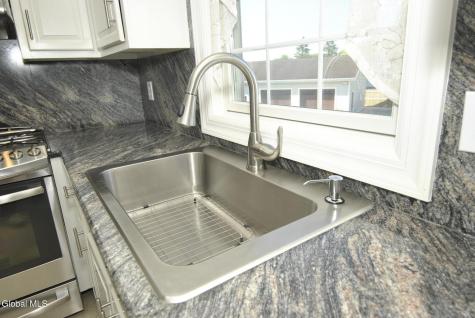7 Adare Road Troy NY 12180