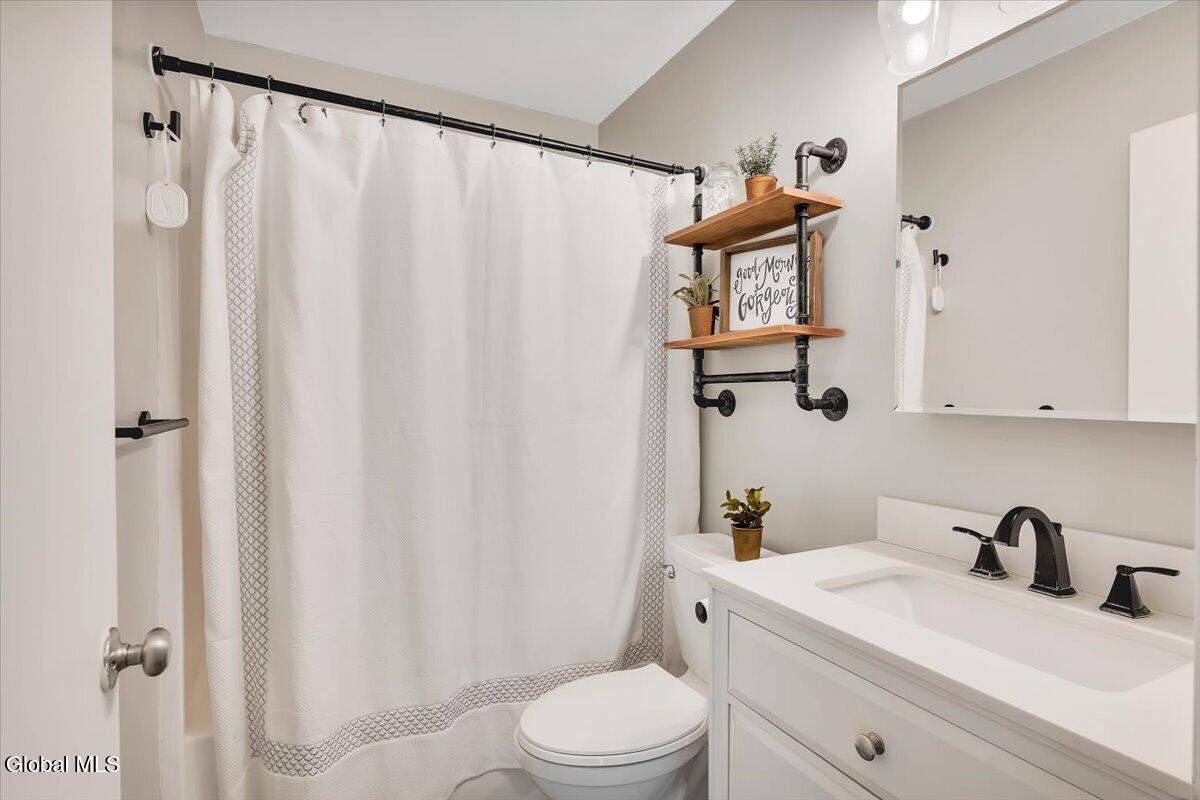 160 Maple Avenue Glenville NY 12302