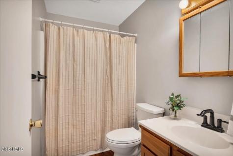 160 Maple Avenue Glenville NY 12302