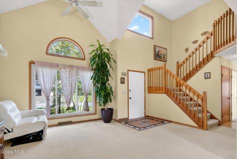 23 Rolling Hills Road Niskayuna NY 12309