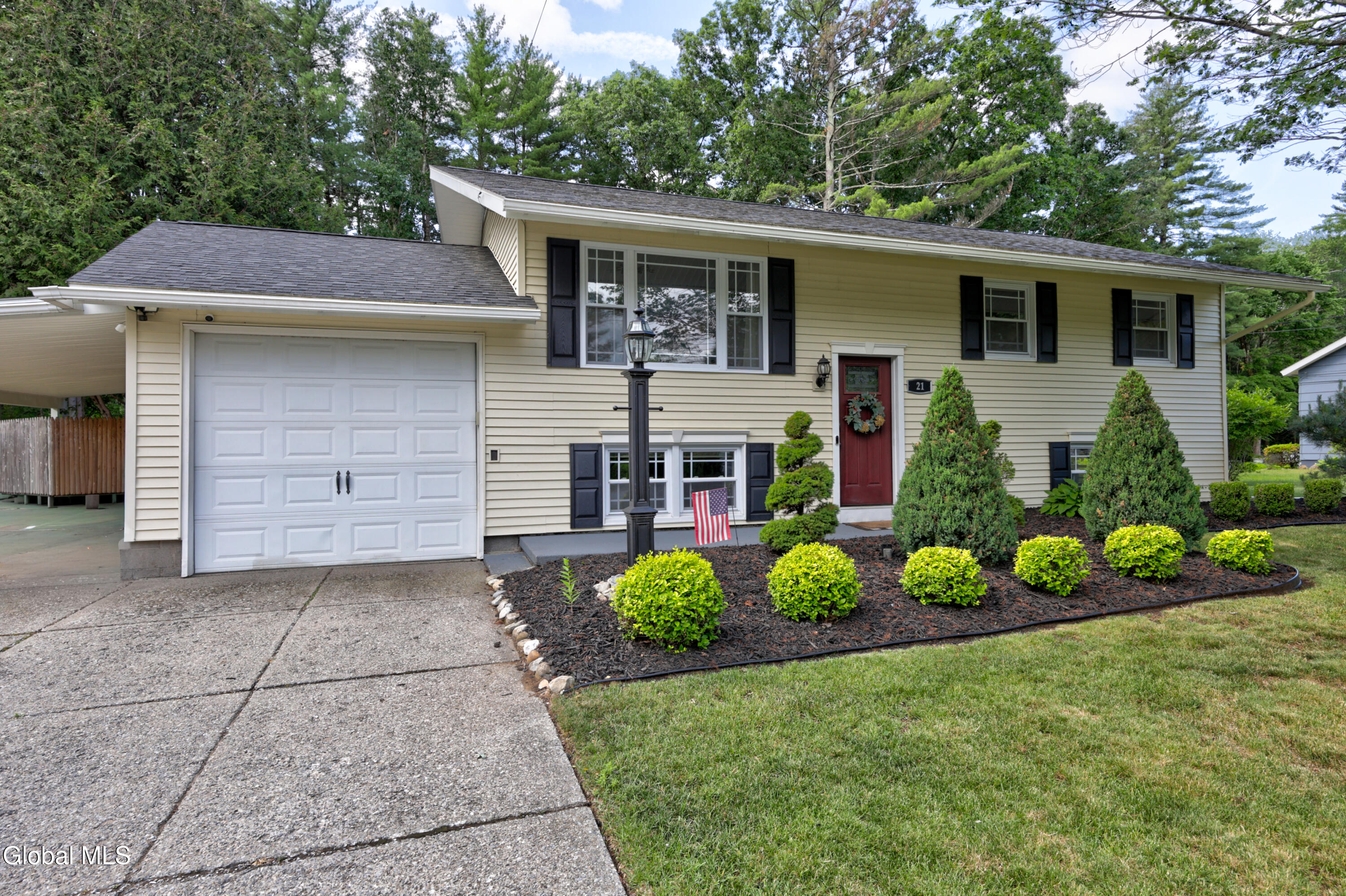 21 Quevic Drive Saratoga Springs NY 12866