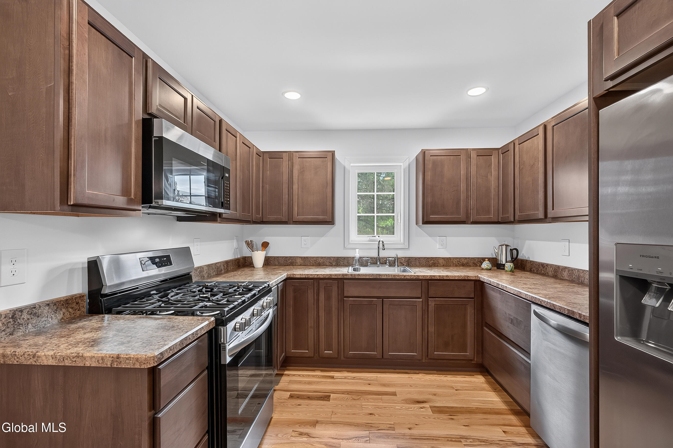 39 New Jersey Avenue Rensselaer NY 12144