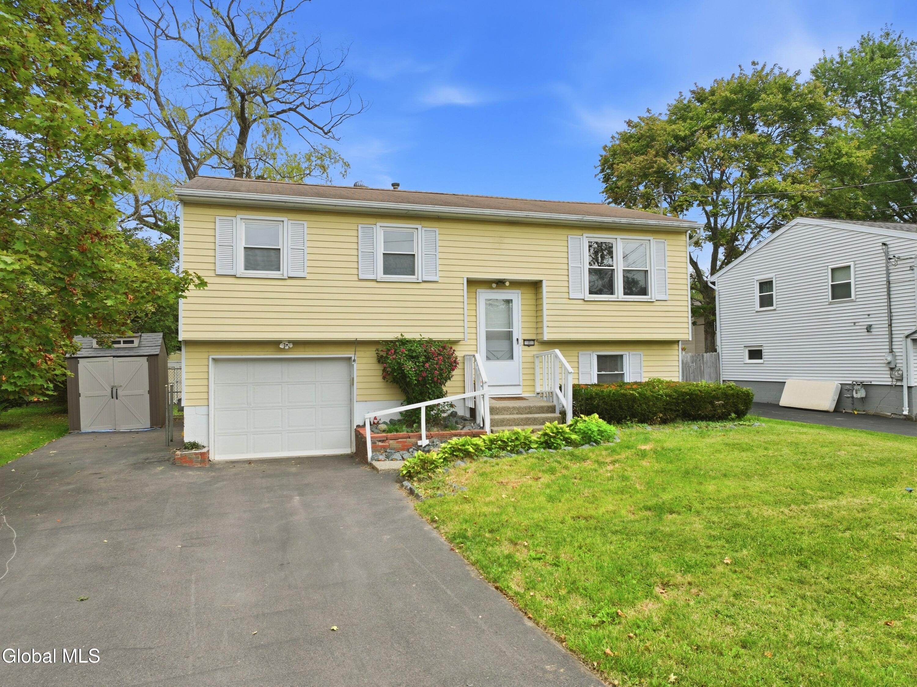 8 Denise Court Rensselaer NY 12144