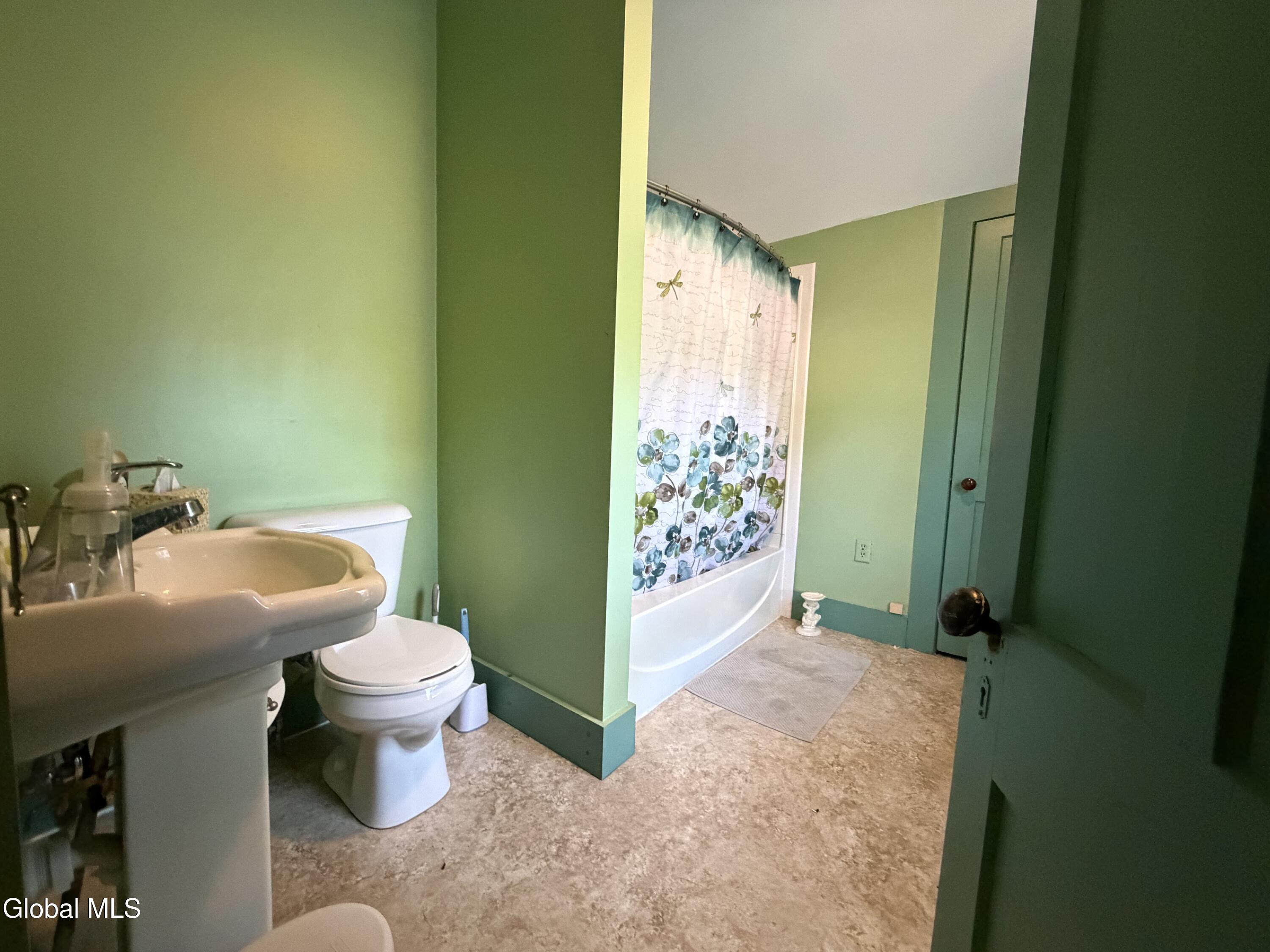 2056 Creek Road Crown Point NY 12928