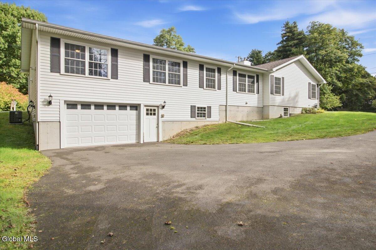 11 Denver Drive West Sand Lake NY 12196