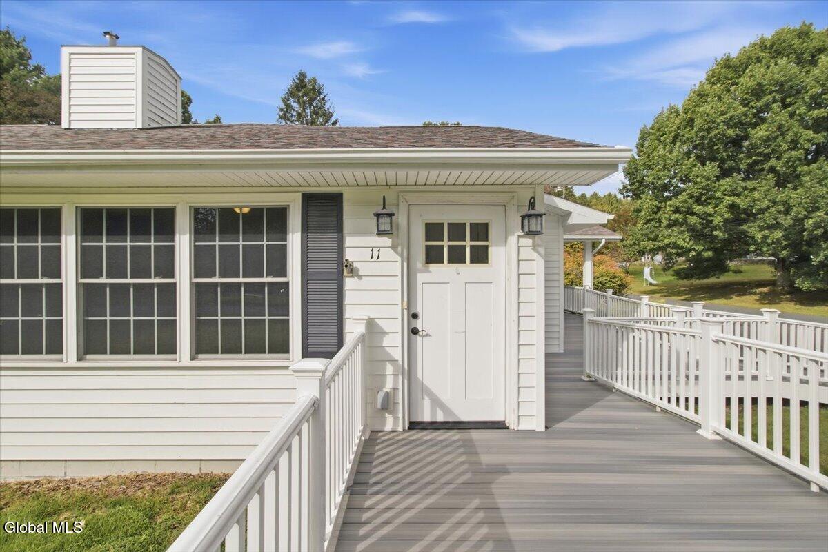 11 Denver Drive West Sand Lake NY 12196