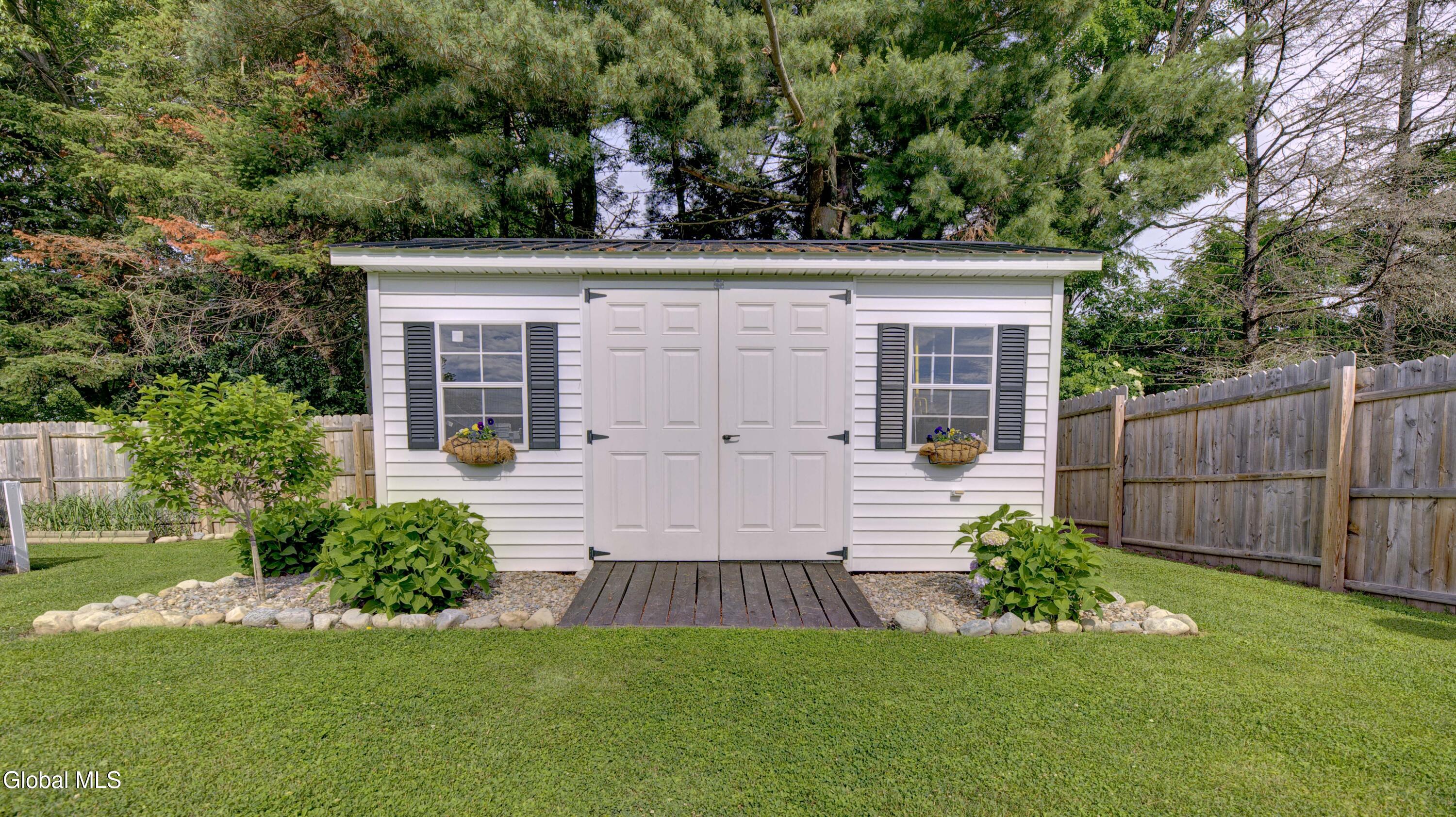 151 Pleasant Avenue Johnstown NY 12095