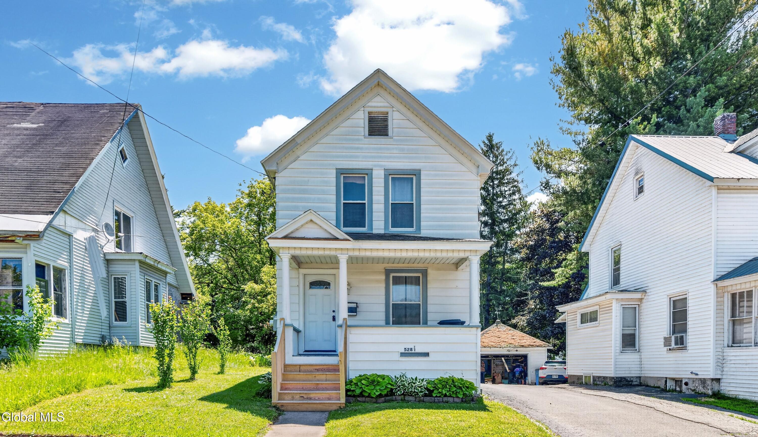 528 1/2 N Market Street Johnstown NY 12095
