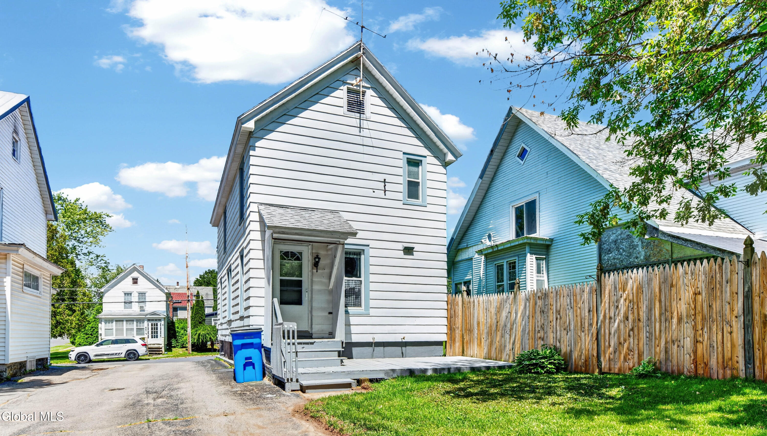 528 1/2 N Market Street Johnstown NY 12095
