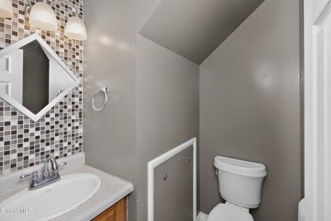 84 Crestwood Terrace Albany NY 12203