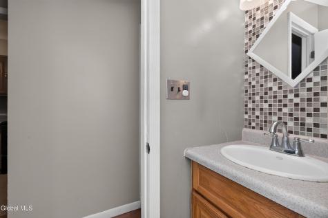 84 Crestwood Terrace Albany NY 12203