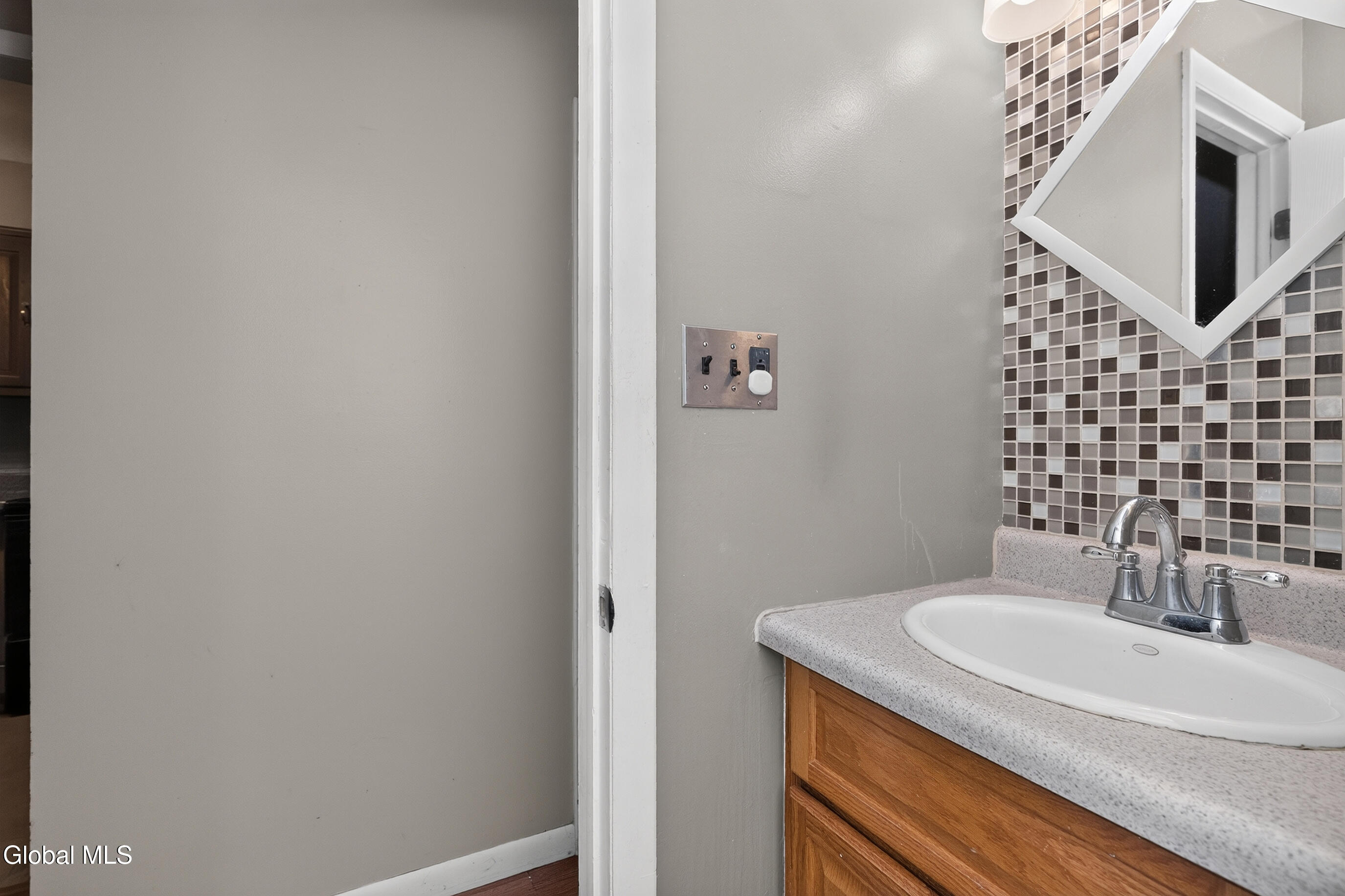 84 Crestwood Terrace Albany NY 12203