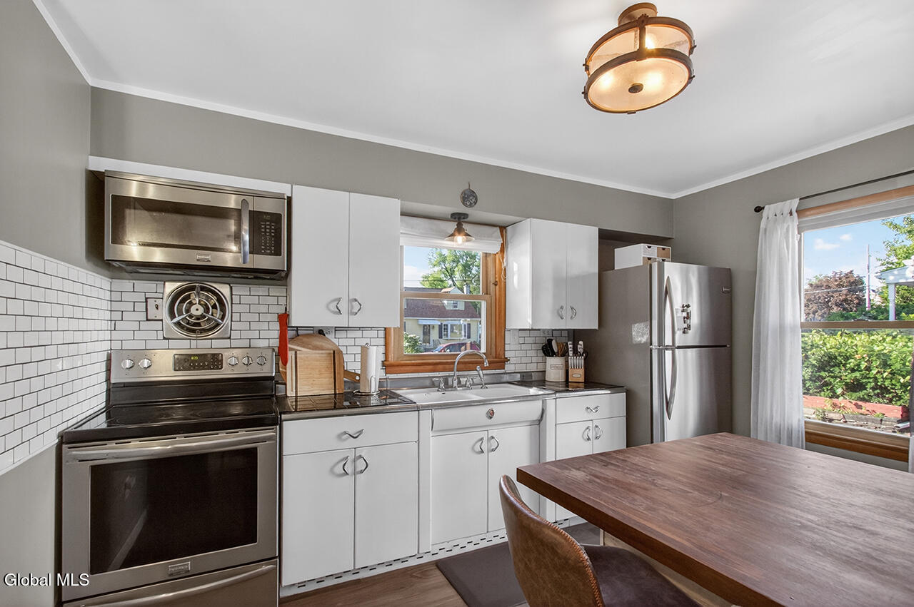 28 Smith Avenue Colonie NY 12205