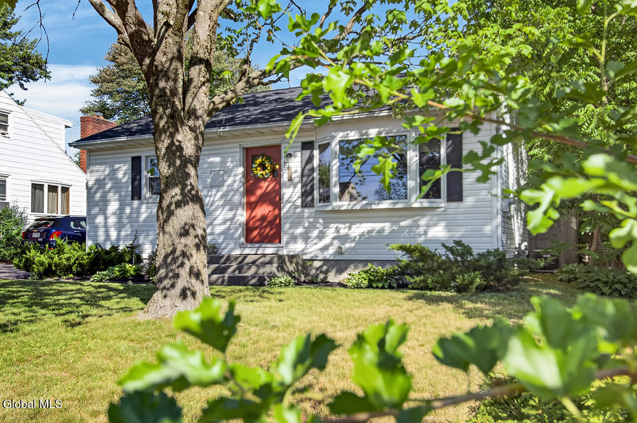 28 Smith Avenue Colonie NY 12205