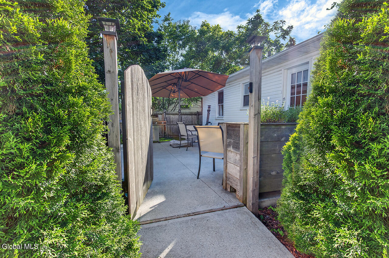 28 Smith Avenue Colonie NY 12205