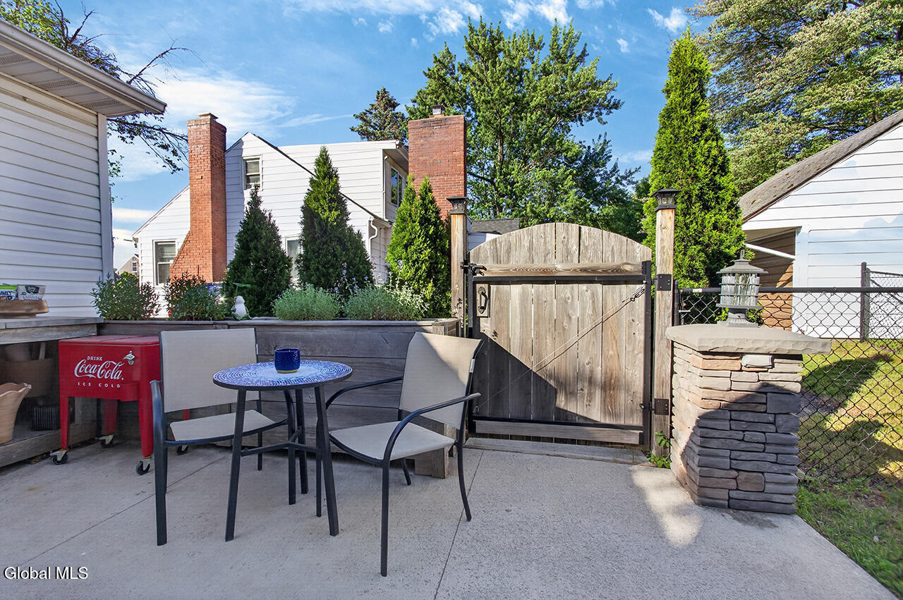 28 Smith Avenue Colonie NY 12205