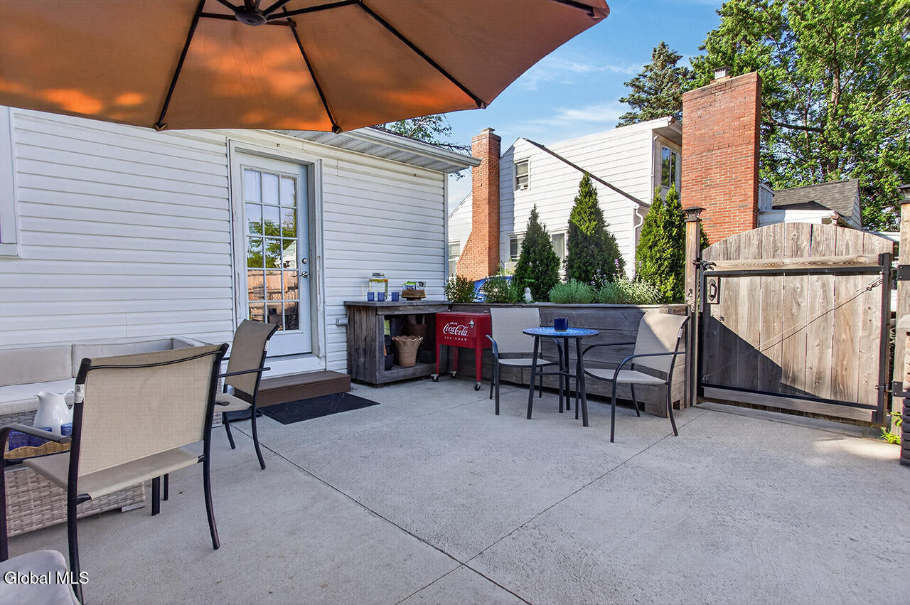 28 Smith Avenue Colonie NY 12205