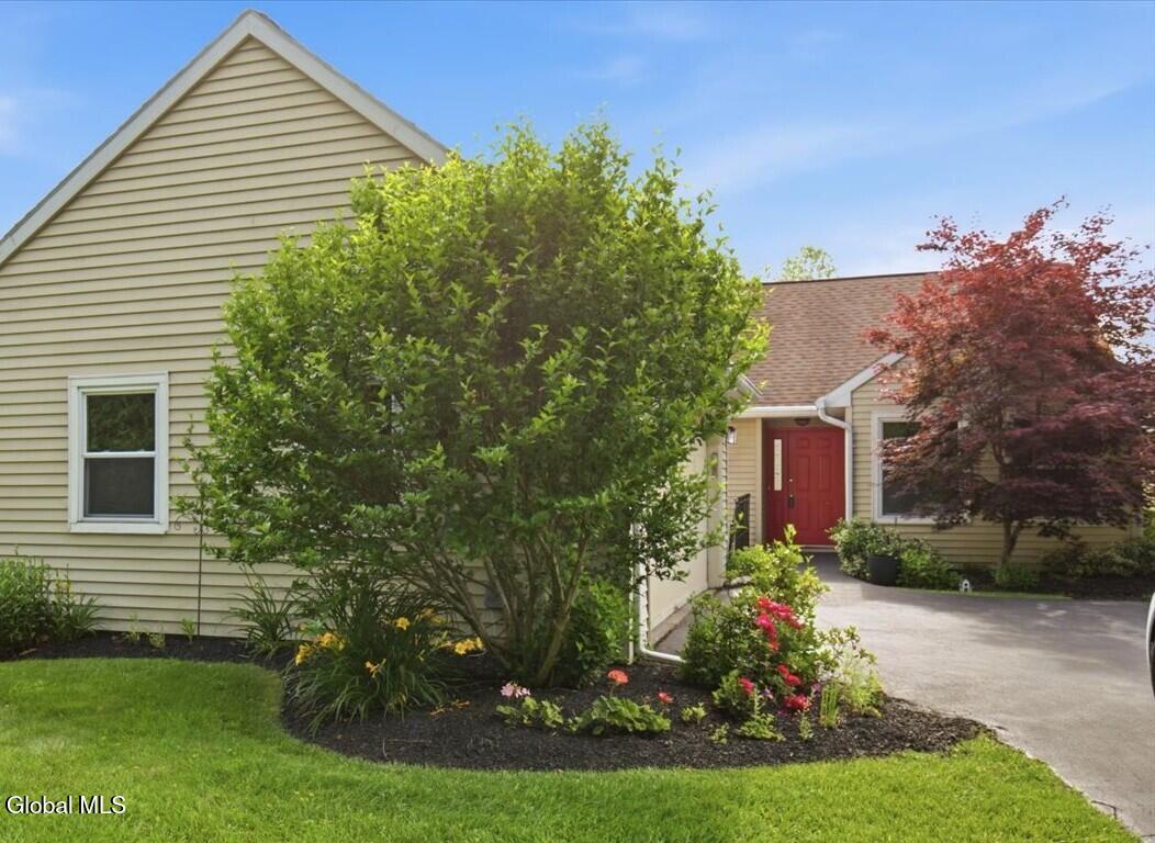 24 Loudonwood East Loudonville NY 12211