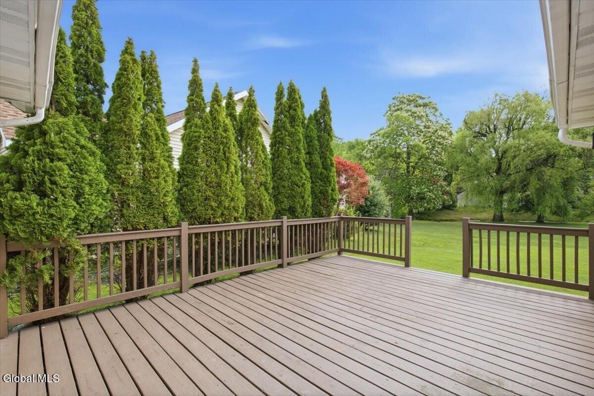 24 Loudonwood East Loudonville NY 12211