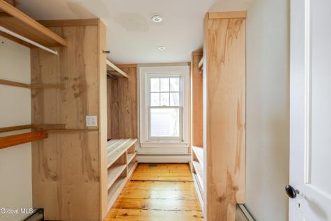 16 Worth Avenue Hudson NY 12534