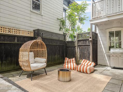 16 Worth Avenue Hudson NY 12534