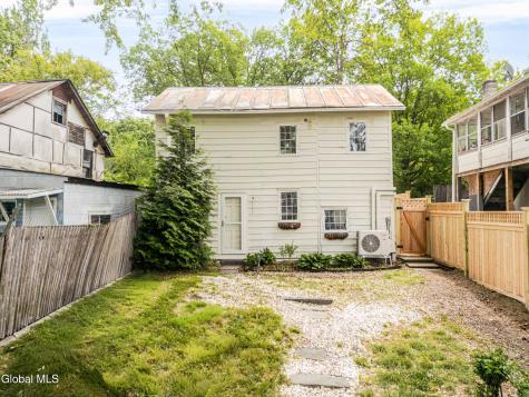 16 Worth Avenue Hudson NY 12534