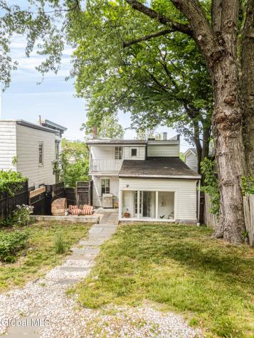 16 Worth Avenue Hudson NY 12534