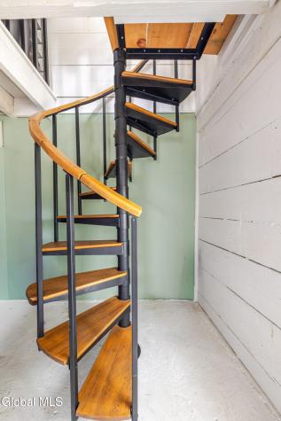 16 Worth Avenue Hudson NY 12534