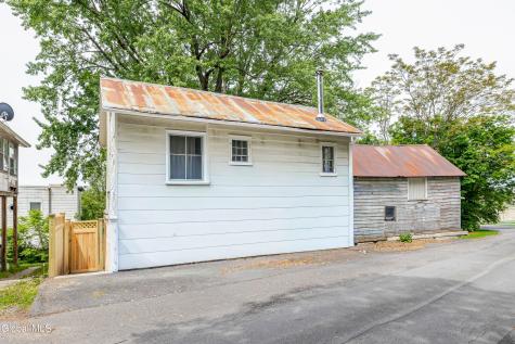 16 Worth Avenue Hudson NY 12534