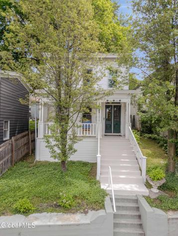 16 Worth Avenue Hudson NY 12534