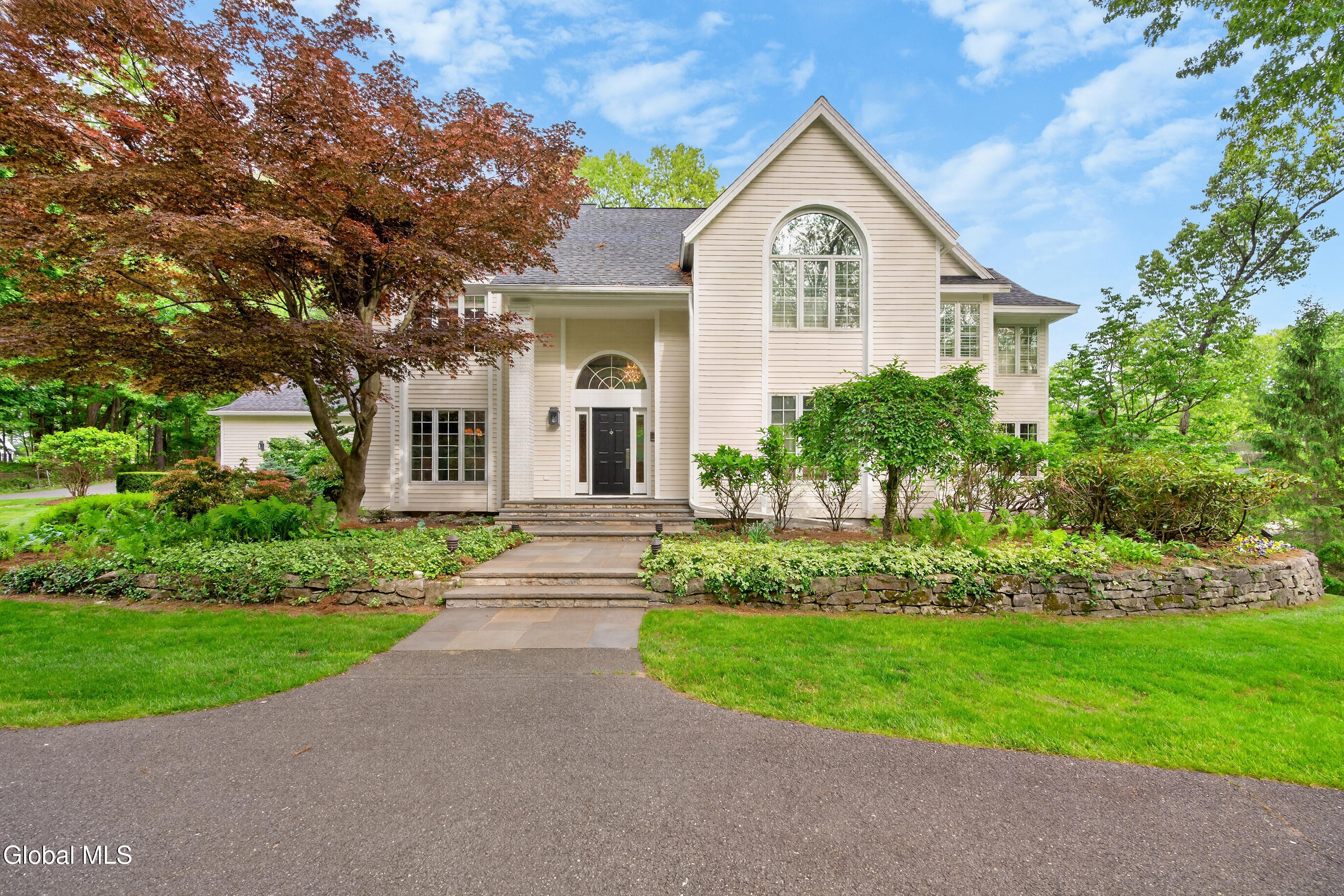 36A Hills Road Loudonville NY 12211