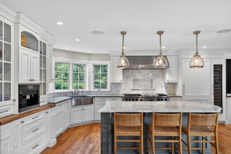 36A Hills Road Loudonville NY 12211