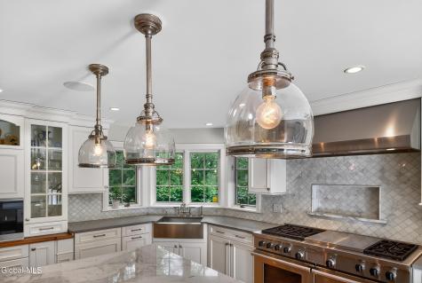 36A Hills Road Loudonville NY 12211