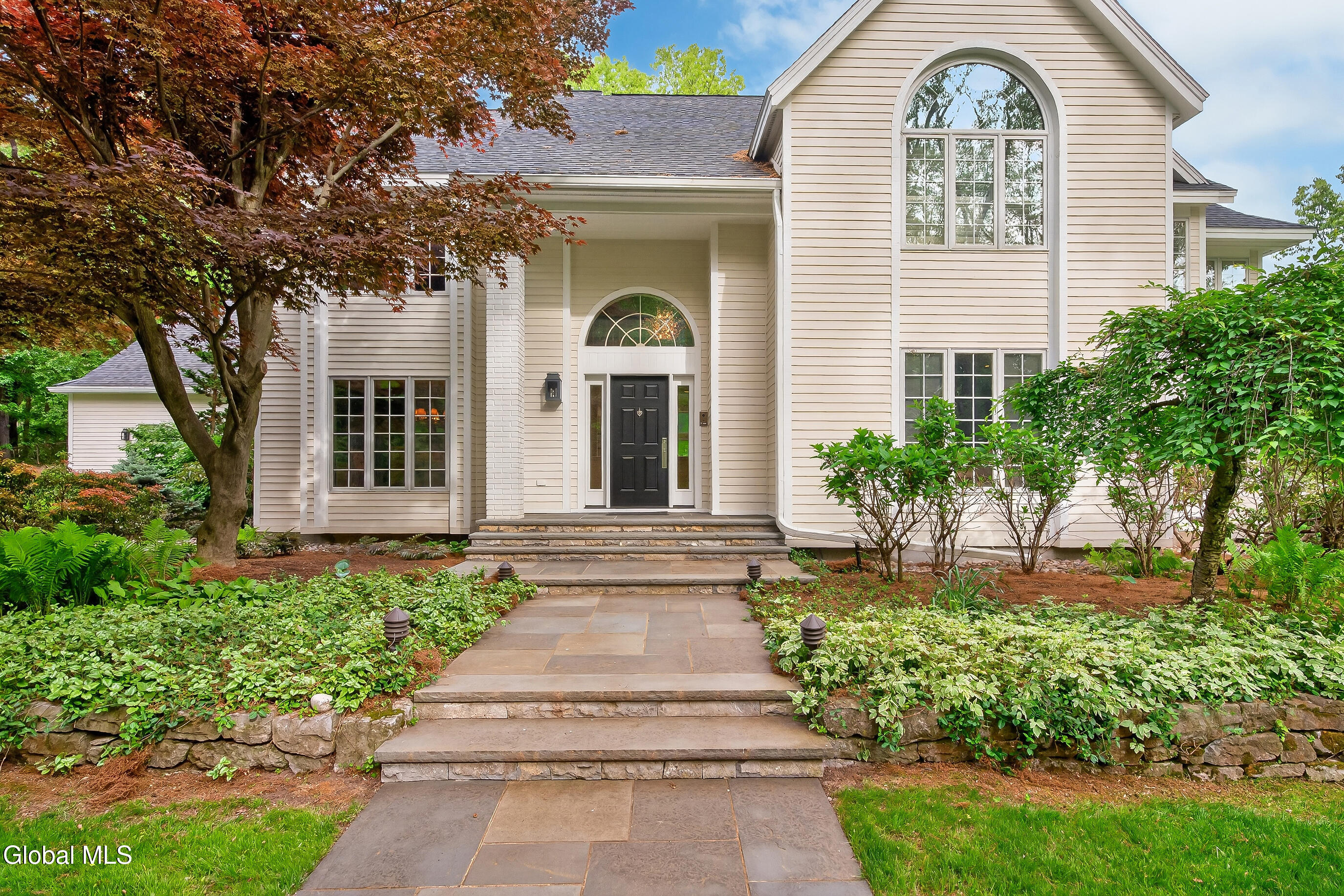 36A Hills Road Loudonville NY 12211