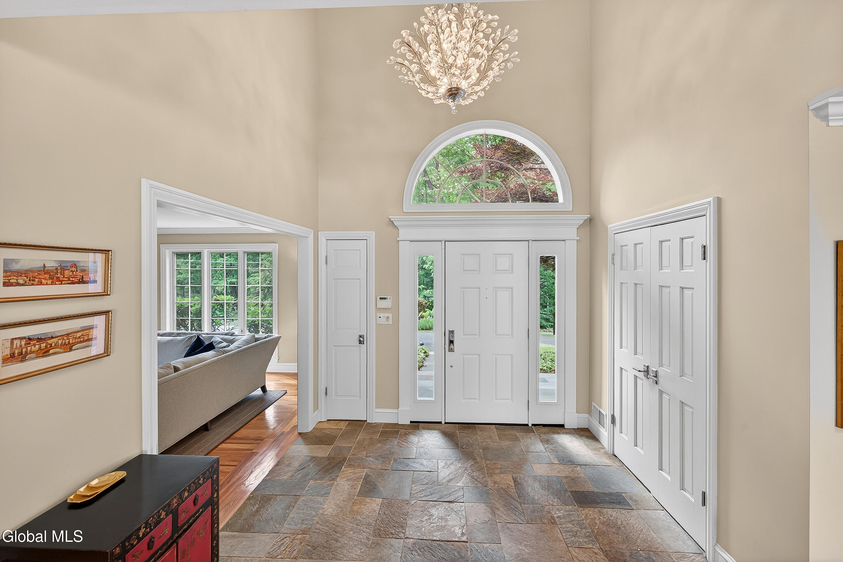 36A Hills Road Loudonville NY 12211