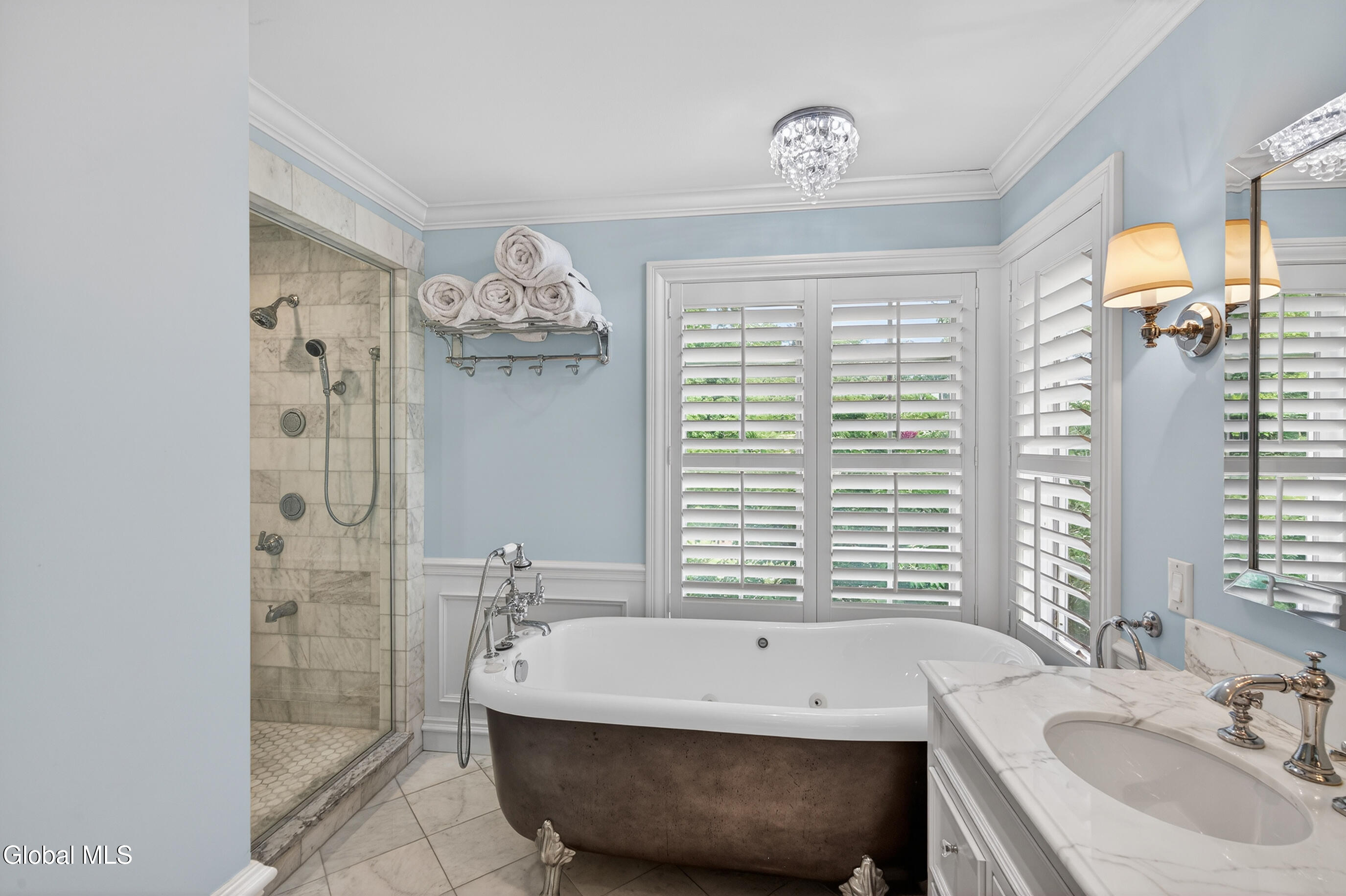 36A Hills Road Loudonville NY 12211