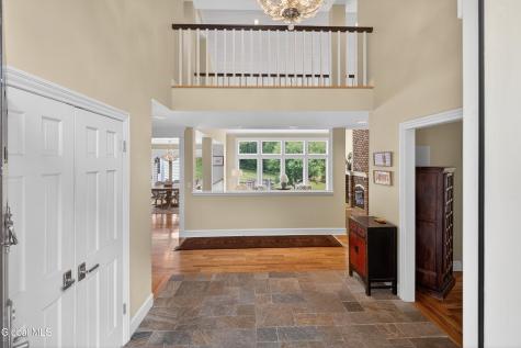 36A Hills Road Loudonville NY 12211