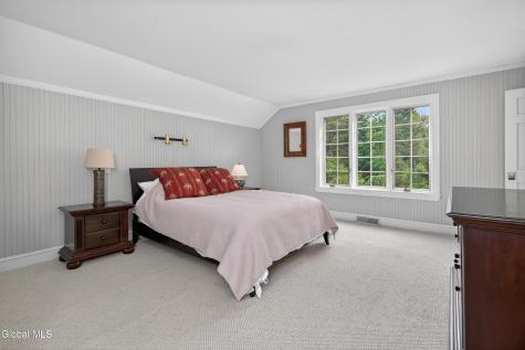 36A Hills Road Loudonville NY 12211