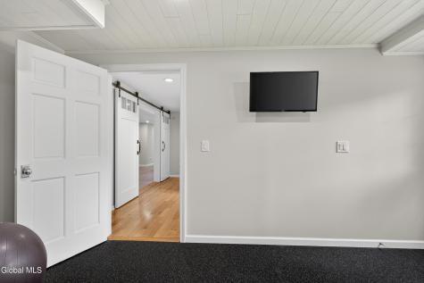 36A Hills Road Loudonville NY 12211