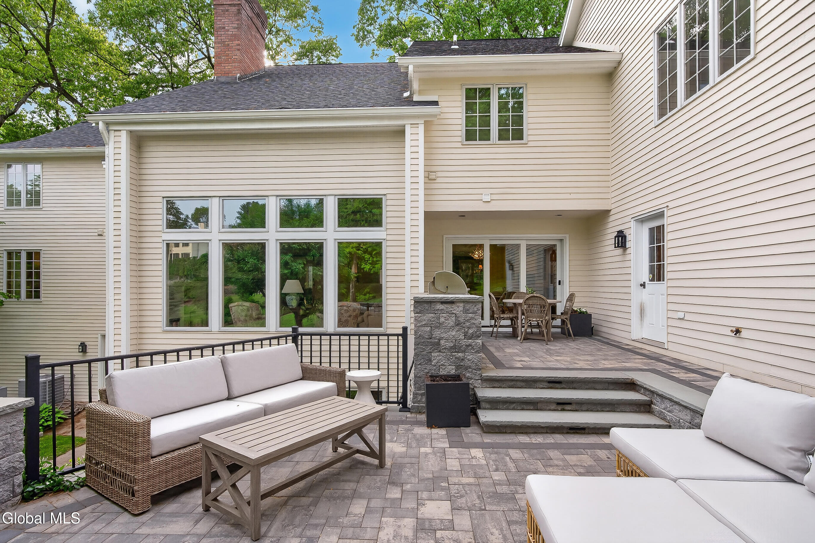 36A Hills Road Loudonville NY 12211