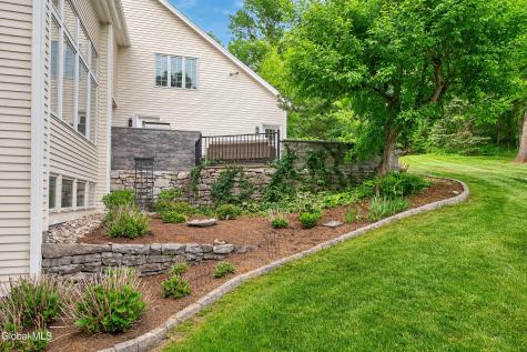 36A Hills Road Loudonville NY 12211