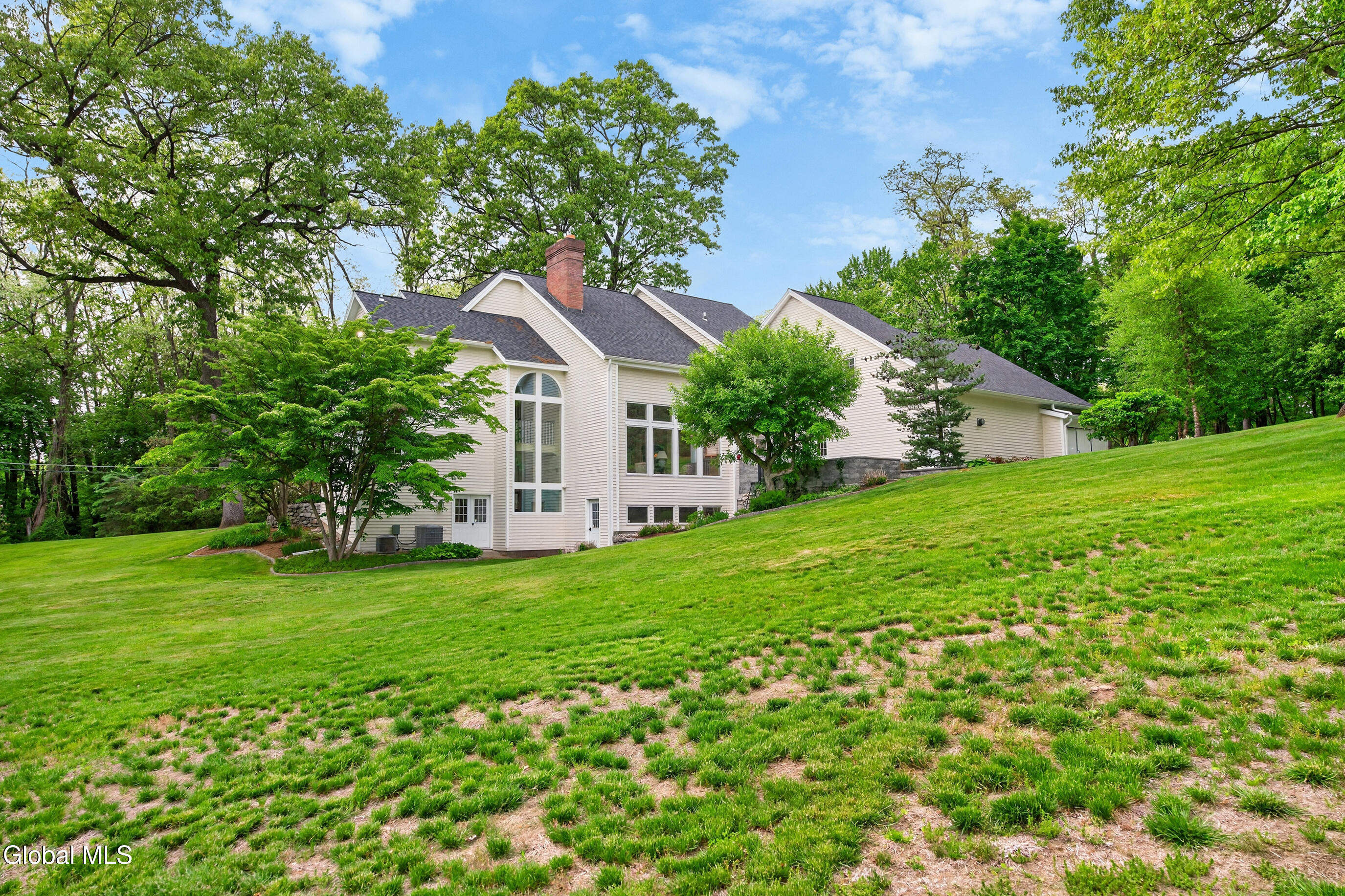 36A Hills Road Loudonville NY 12211