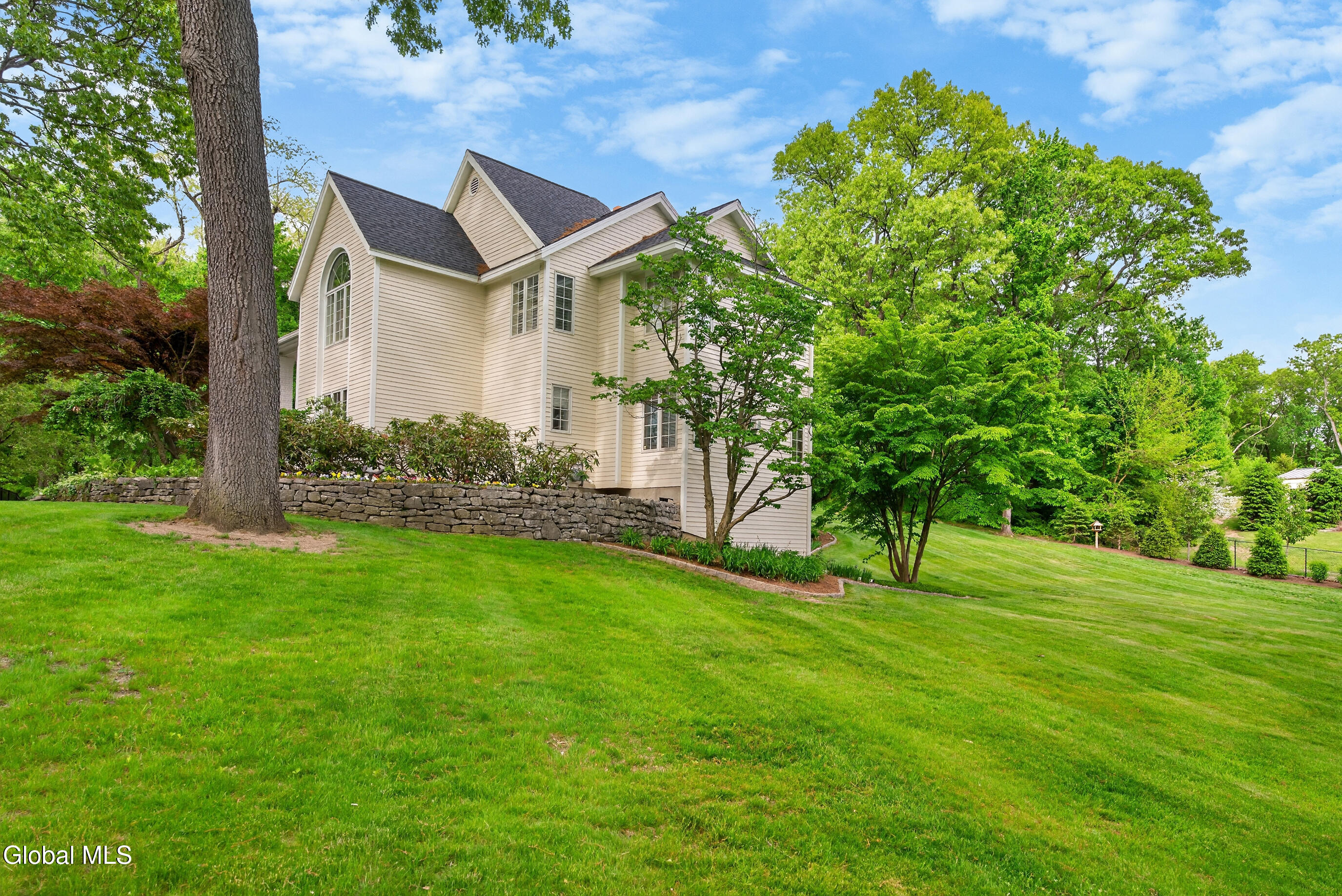 36A Hills Road Loudonville NY 12211