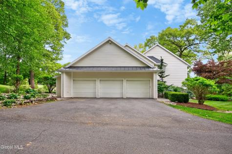 36A Hills Road Loudonville NY 12211